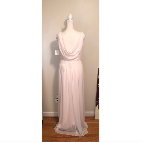 Beautiful Blushing Pink Dress w Drop Back. - Picture 4 of 8